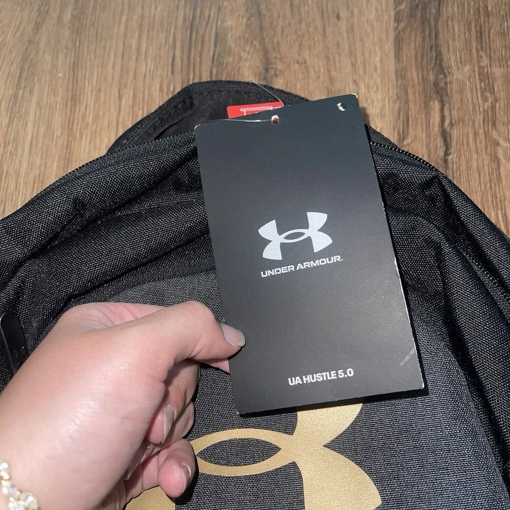 Under Armour Hustle 5.0 Backpack Black 2 Strap Shoulder Strap School NEW